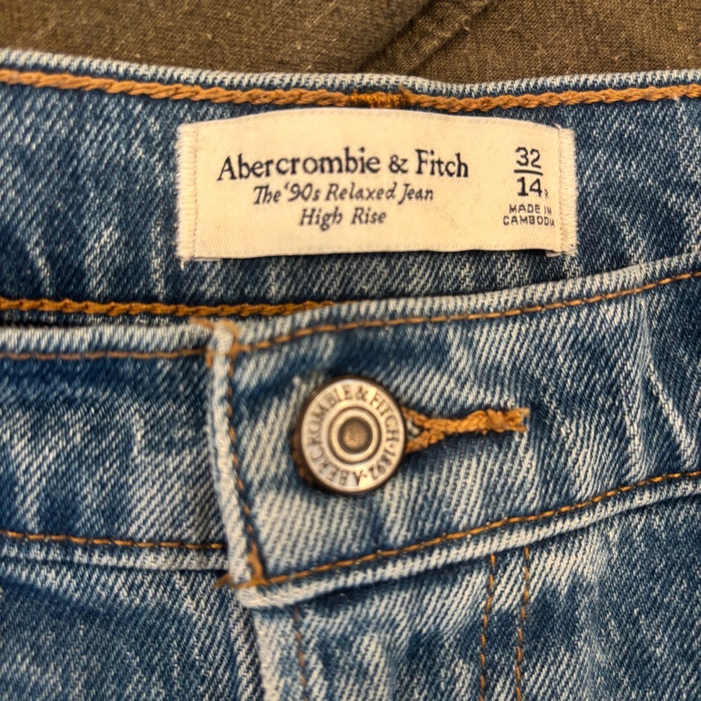 Abercrombie 90s Relaxed High Rise Jeans